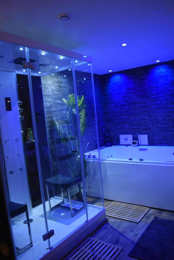 Apartment Privatif Room, Le Hammam Et Bulles, Chez Nuits Chartraines