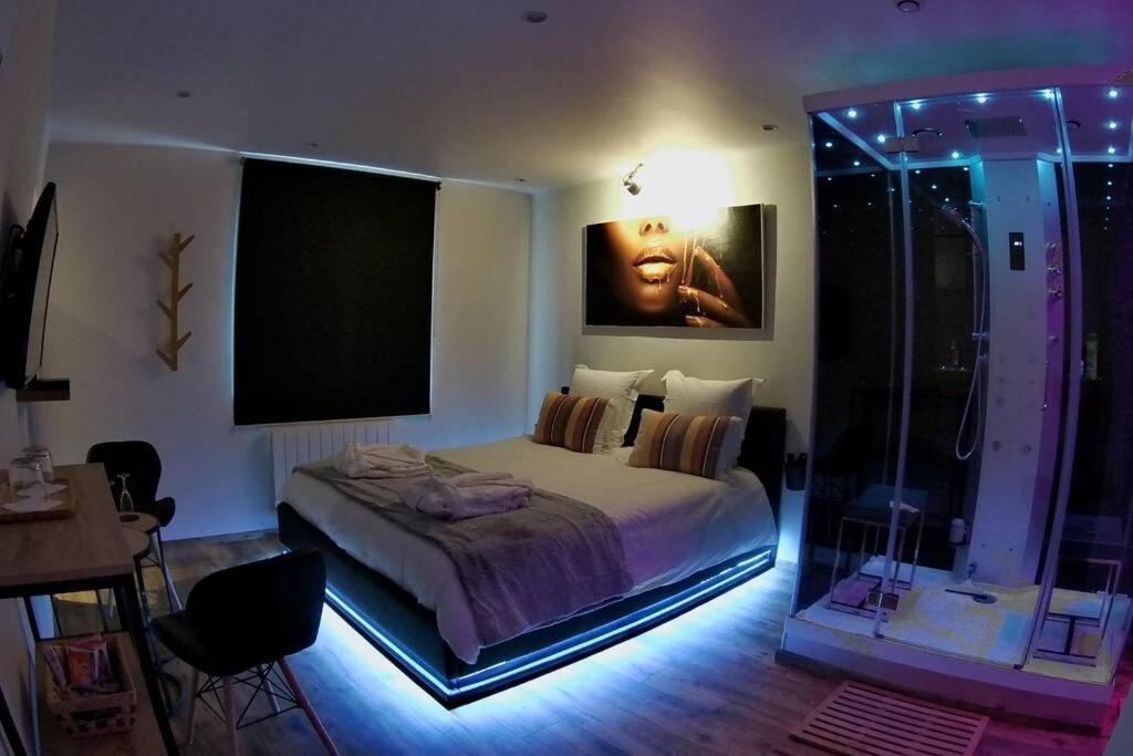 Privatif Room, Le Hammam Et Bulles, Chez Nuits Chartraines Apartment