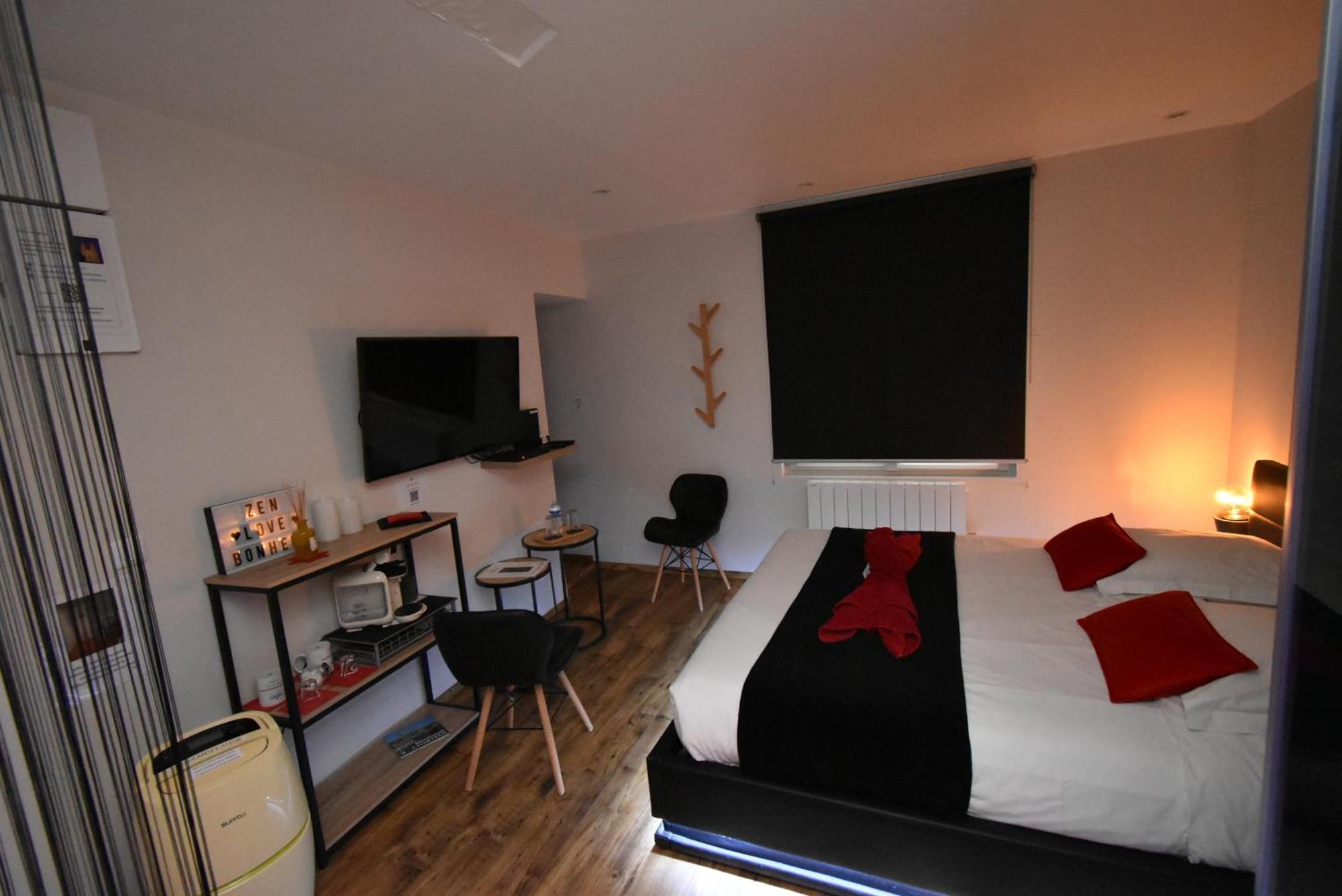 Privatif Room, Le Hammam Et Bulles, Chez Nuits Chartraines * Chartres